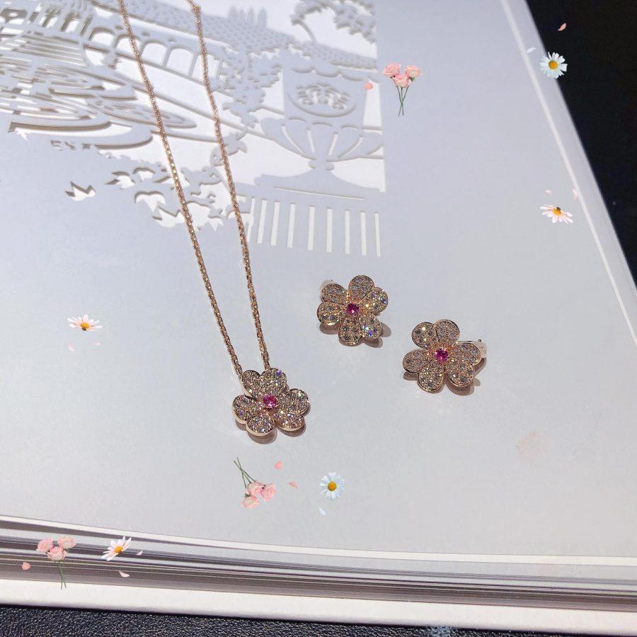 ¡®Veyra Jewelry¡¯FRIVOLE ROSE GOLD FLOWER DIAMOND NECKLACE