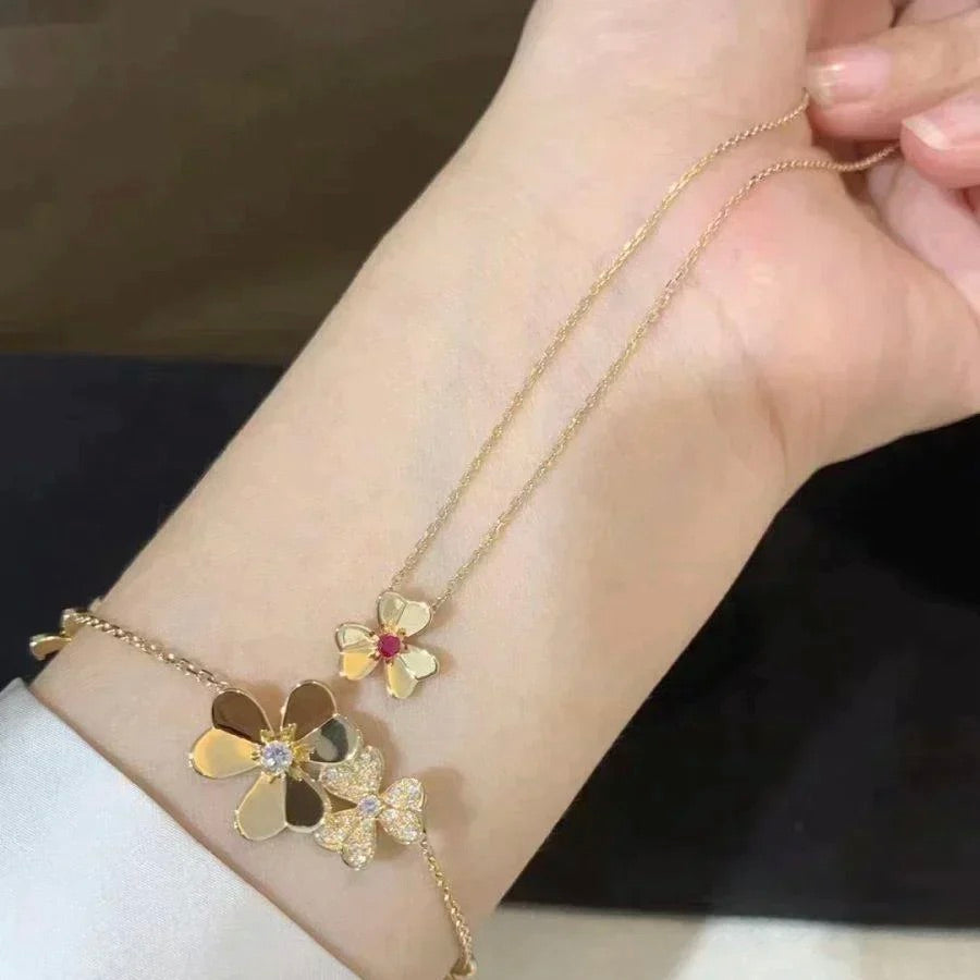 ¡®Veyra Jewelry¡¯FRIVOLE GOLD FLOWER NECKLACE