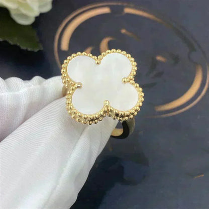 ¡®Veyra Jewelry¡¯CLOVER WHITE MOP RING
