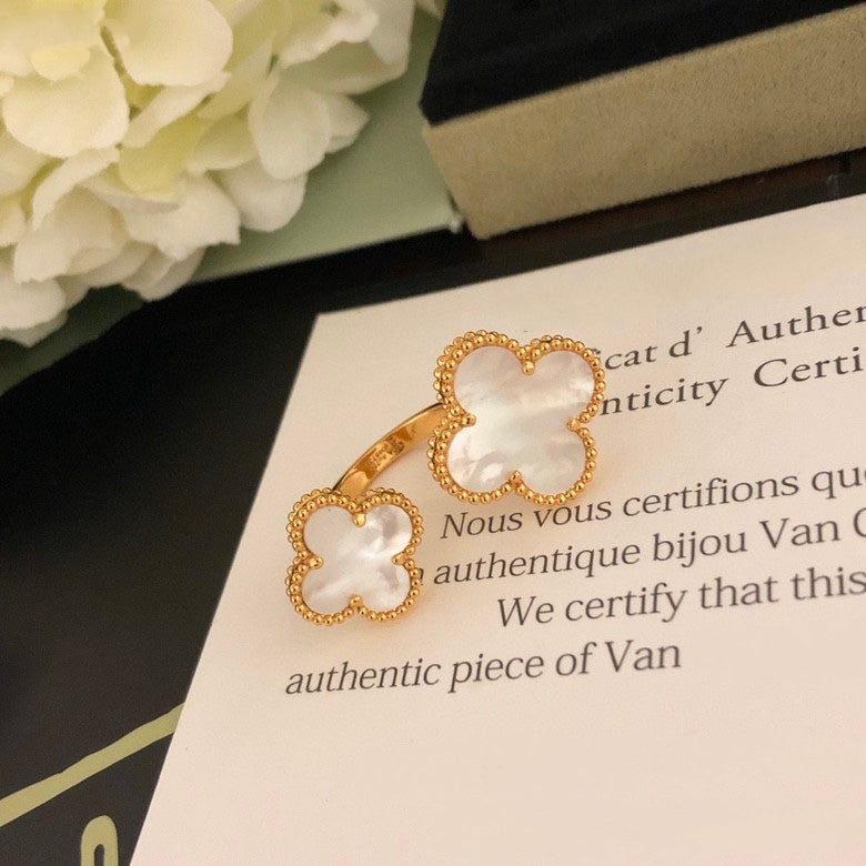 ¡®Veyra Jewelry¡¯CLOVER BETWEEN THE FINGER RING